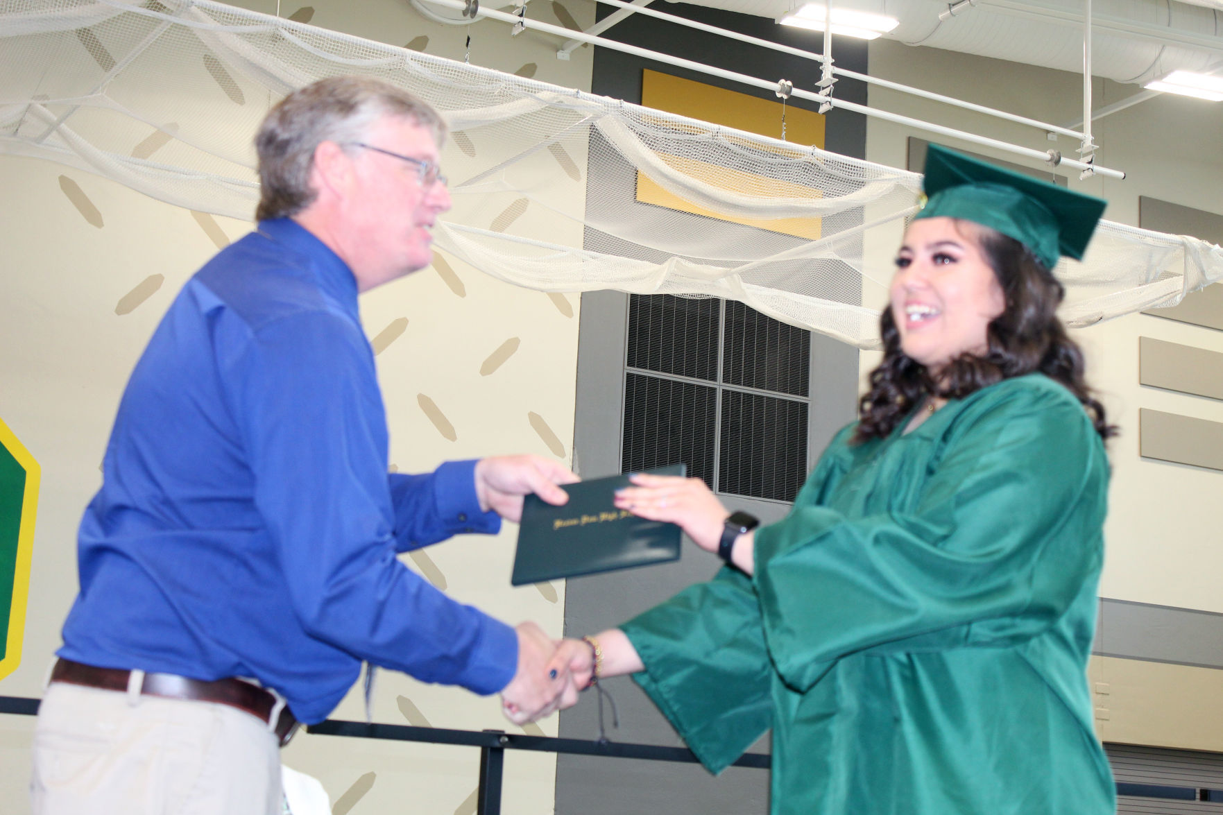 060219-ctzn-news-bd-grad049.jpg